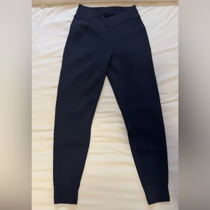 Lululemon Joggers Women Size US 2 Black
